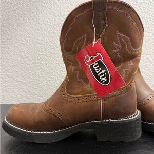 Justin Gypsy Boots Square Toe Brown with Pink Stitching size 8.5